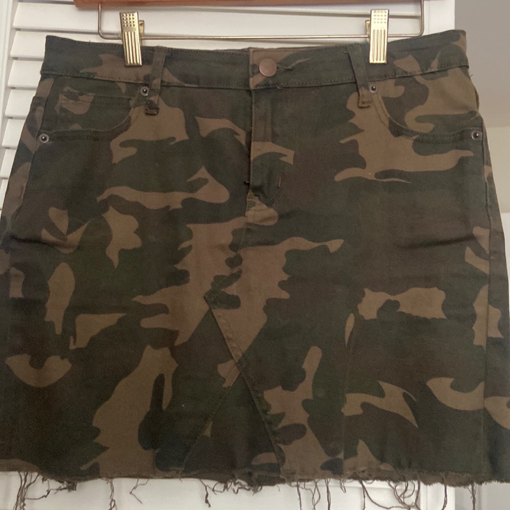 Altard state camo skirt new no tags sz M